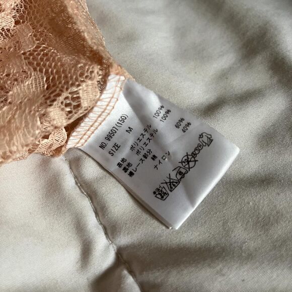 Vintage Y2K Peach Pink Tiered Lace Mini Shorts with Pockets from Cecil McBee - Picture 8 of 8